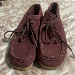 Size 9 maroon suede leather Clarks lace loafer/moccasins. Like new!